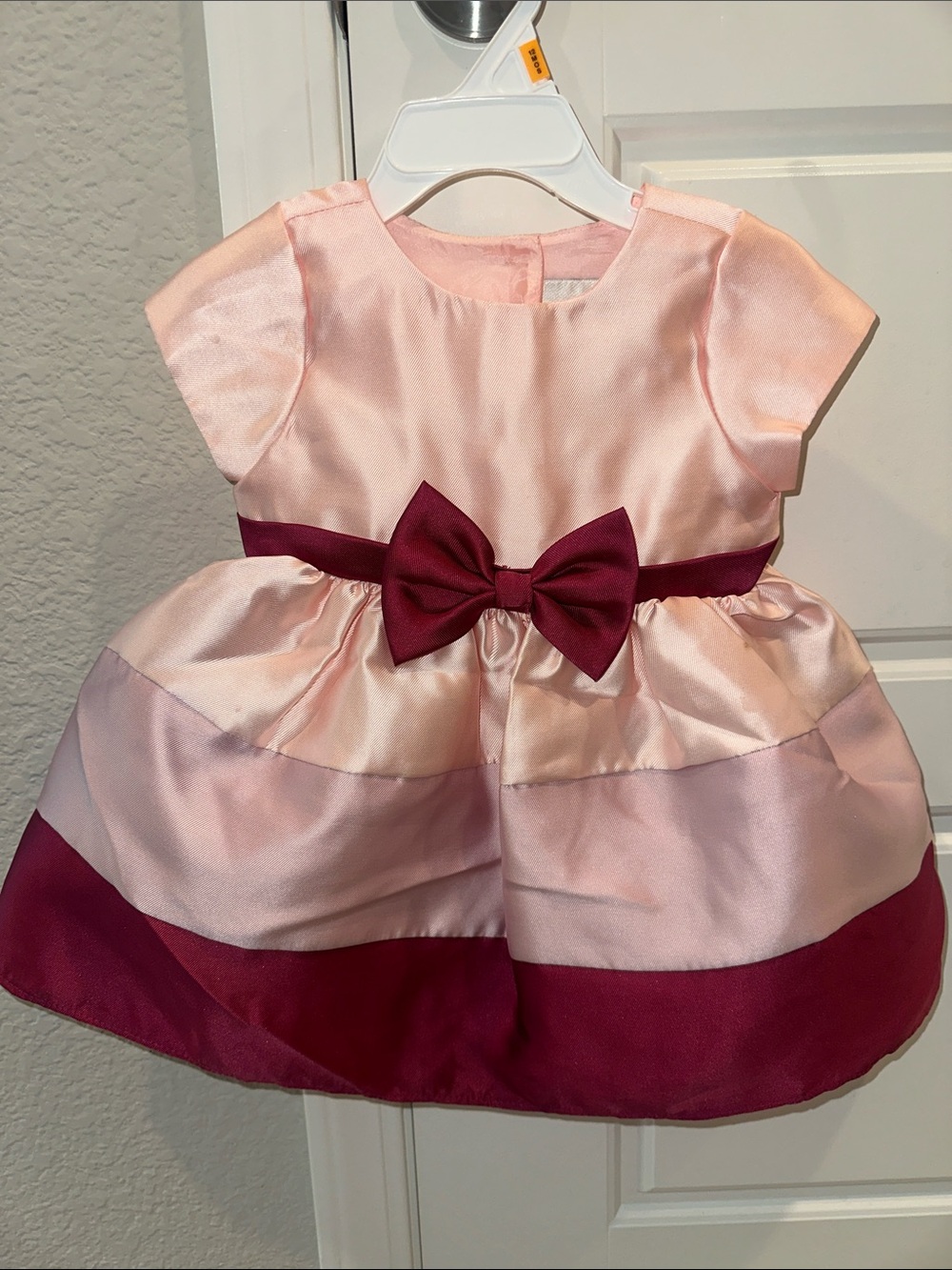 NWOT Rare Editions Pink and Burgundy Satin Bow Front Formal Dress